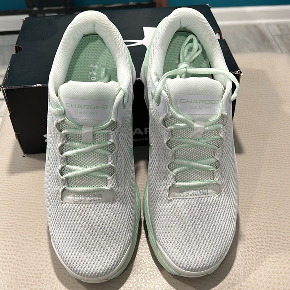 Under Armour Women Charged Gemini - Picture 5 of 10